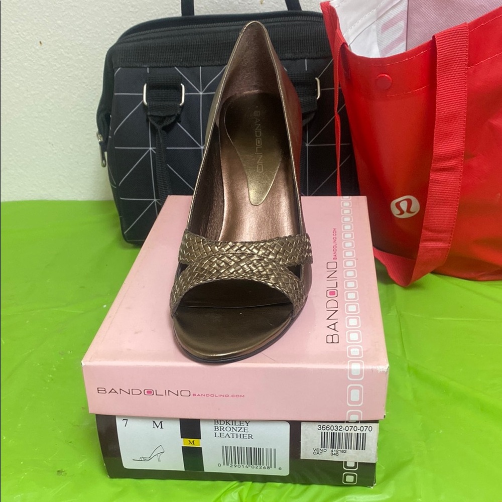 Bandolino Brown Leather Heels Peep-Toe Pumps